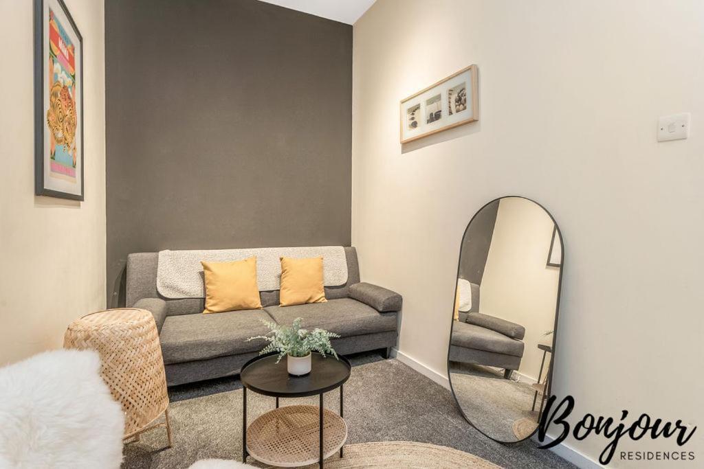 Spacious 2Br-1Ba - Grassmarket - Free Parking By Bonjour Residences 爱丁堡 外观 照片