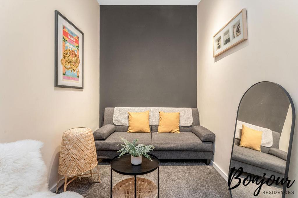 Spacious 2Br-1Ba - Grassmarket - Free Parking By Bonjour Residences 爱丁堡 外观 照片