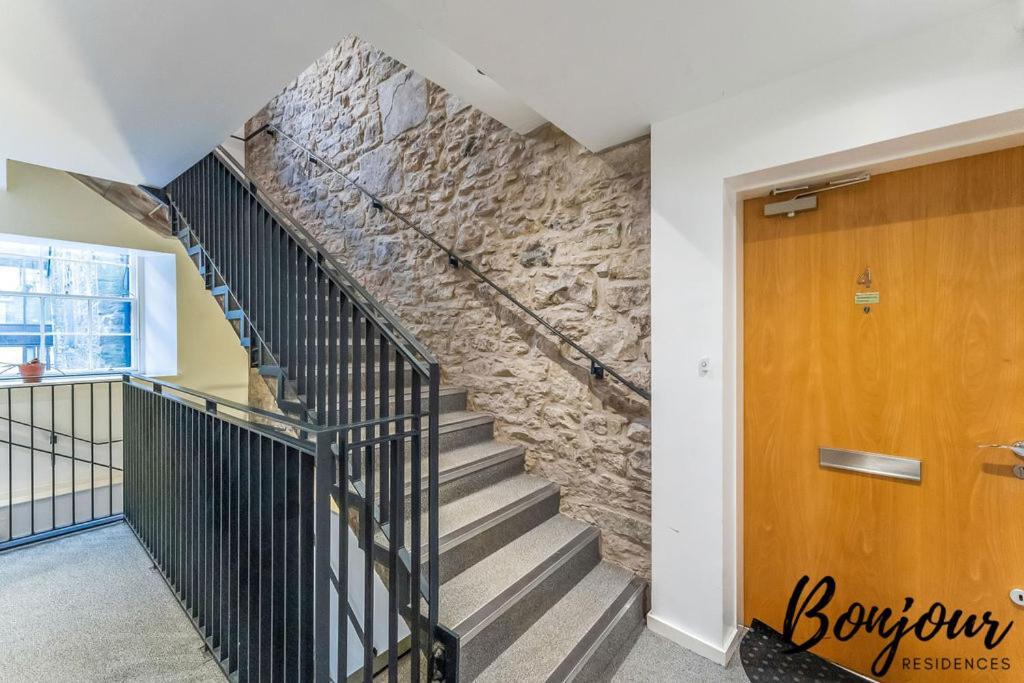 Spacious 2Br-1Ba - Grassmarket - Free Parking By Bonjour Residences 爱丁堡 外观 照片