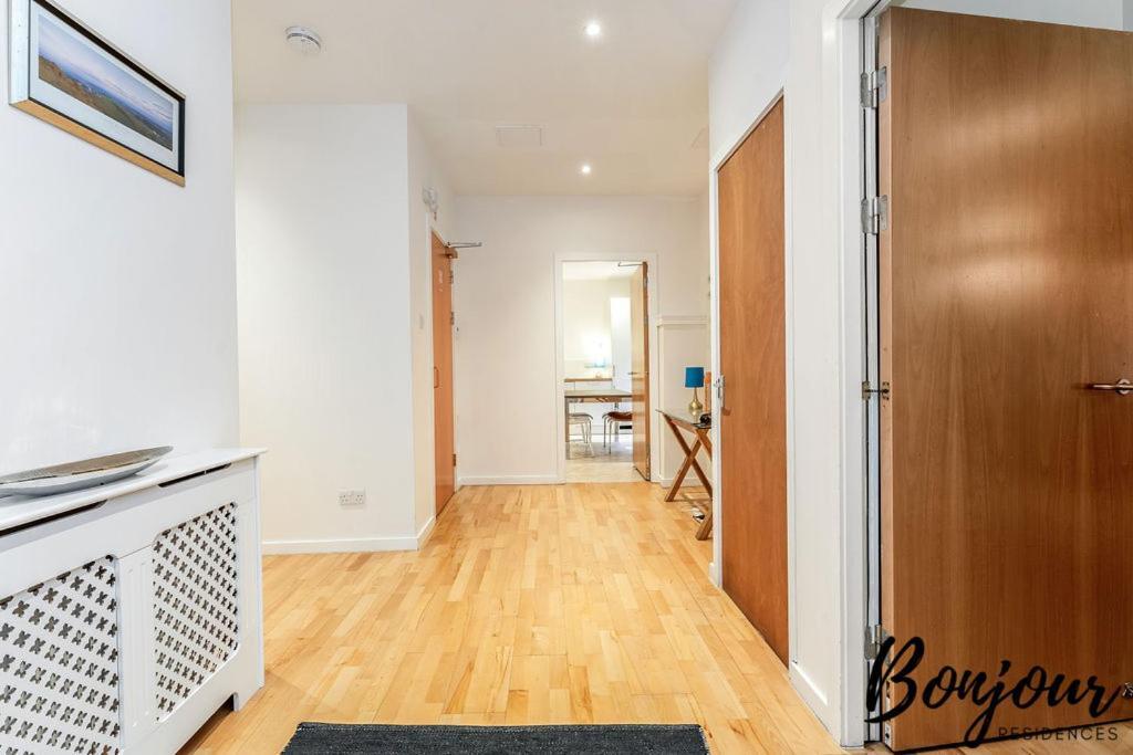 Spacious 2Br-1Ba - Grassmarket - Free Parking By Bonjour Residences 爱丁堡 外观 照片