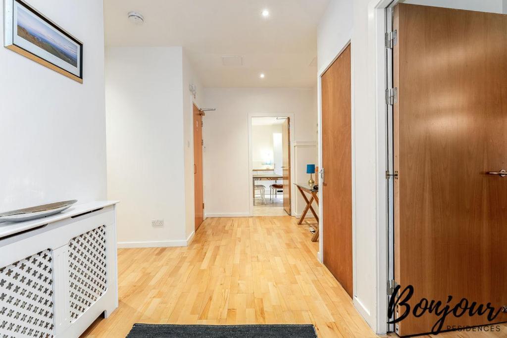 Spacious 2Br-2Ba - Grassmarket - Free Parking By Bonjour Residences 爱丁堡 外观 照片